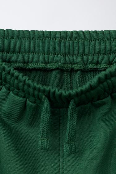PANTALON JOGGER AVEC INSCRIPTION - VERT de Zara - Image 2