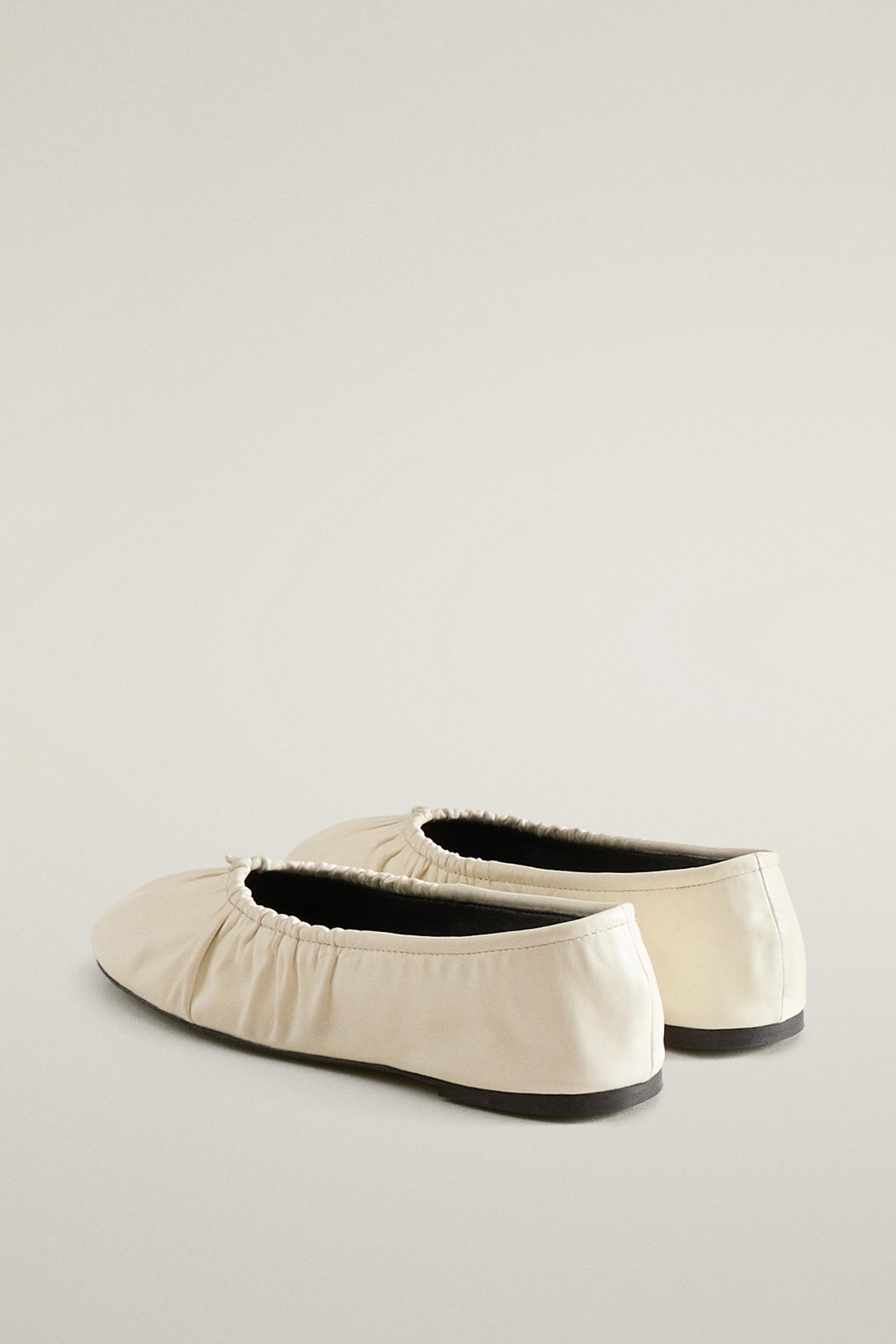 GATHERED LEATHER BALLET FLATS