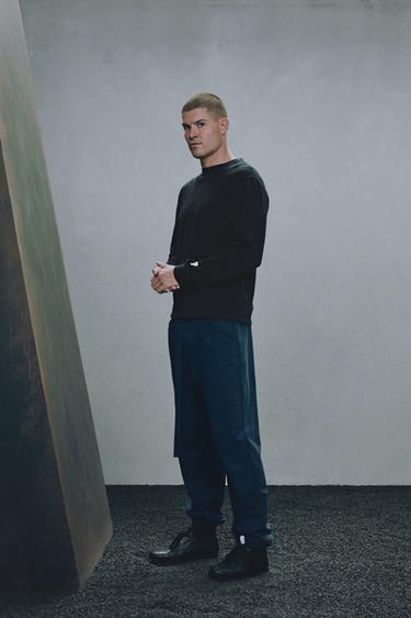 HEAVYWEIGHT T-SHIRT X SR_A - Black by Zara