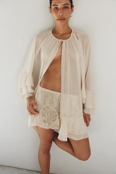 SHORTS TË FRYRA ME DANTELË - Ngjyrë natyrale nga Zara