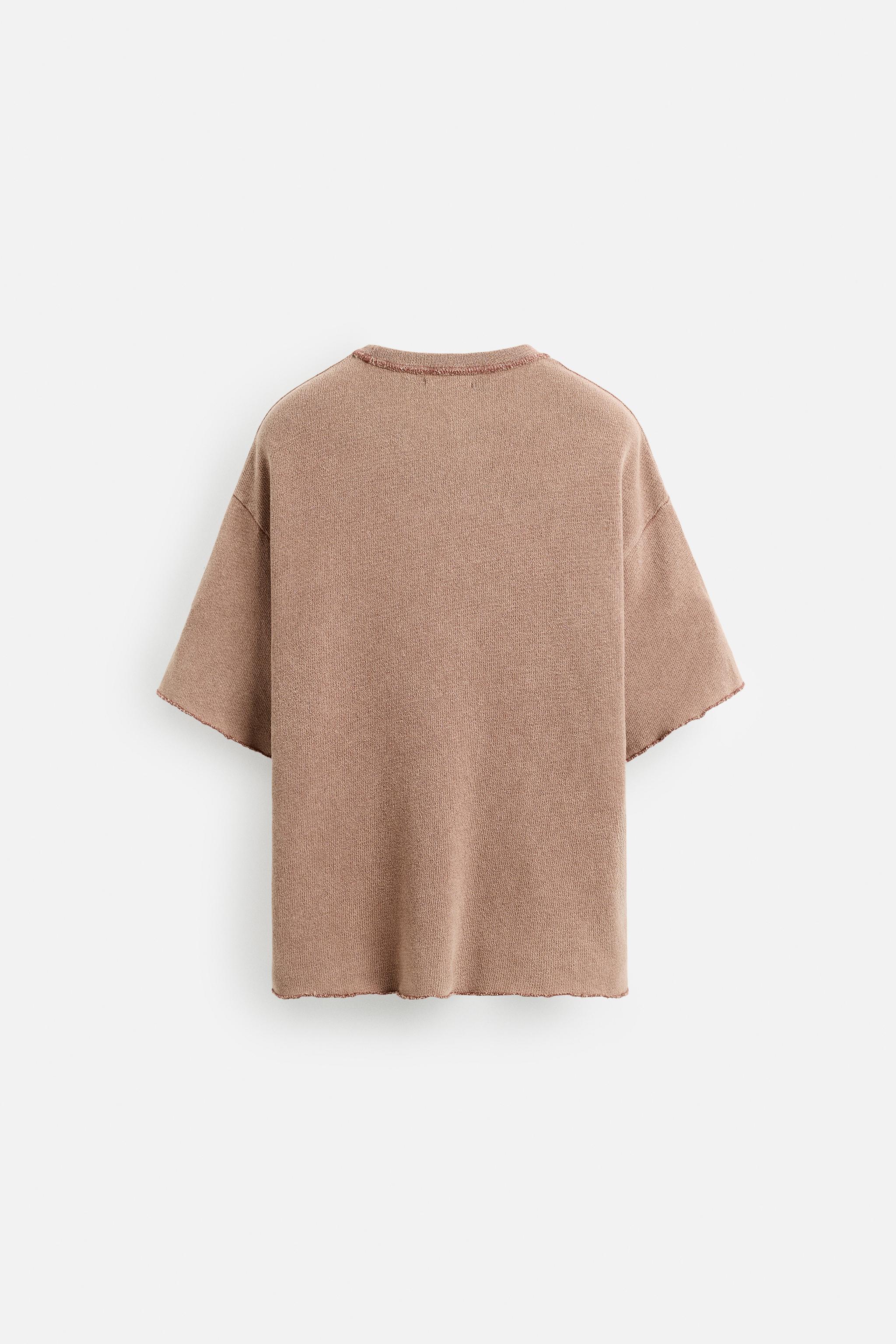 T-SHIRT EN MAILLE À IMPRIMÉ CONTRASTANT
