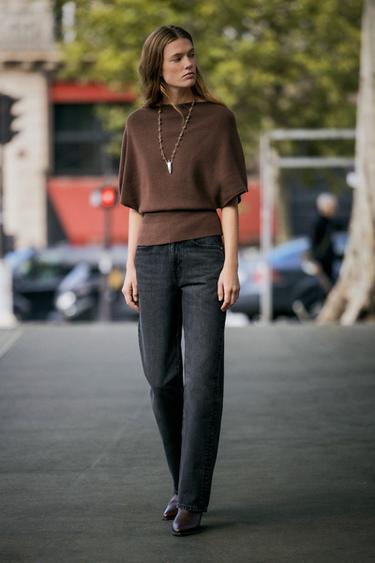 TOP CAPE EN MAILLE CEINTURE - Marron de Zara