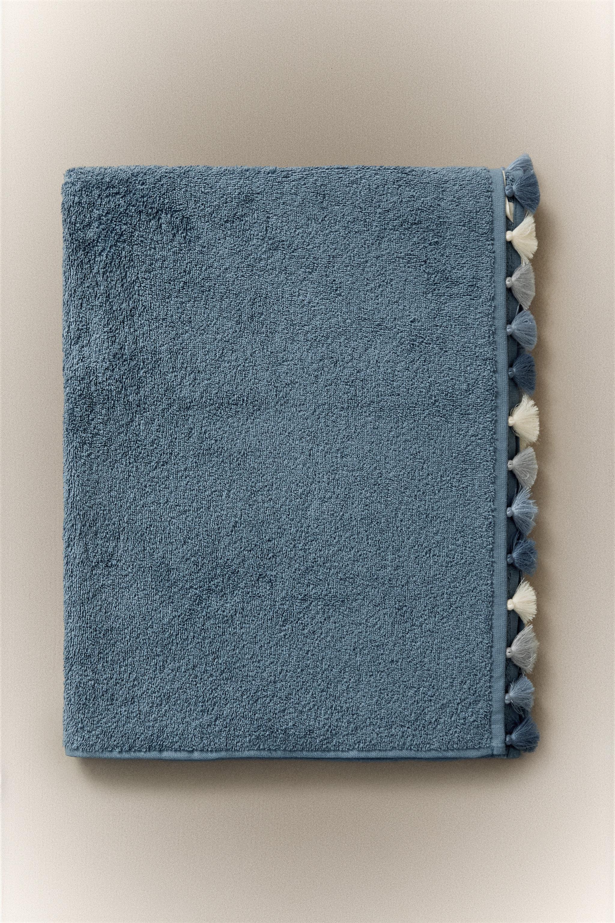 BATH TOWEL WITH TASSELS