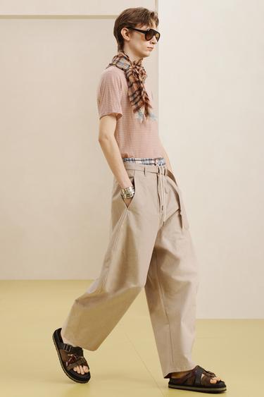 تيشرت مخطط - وردي الخاص بـ Zara