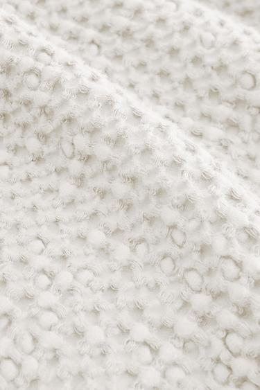 MINI WAFFLE KNIT BEDSPREAD - White by Zara