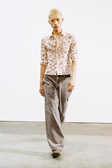 CAMISA ESTAMPADO FLORES VOLANTES - único de Zara