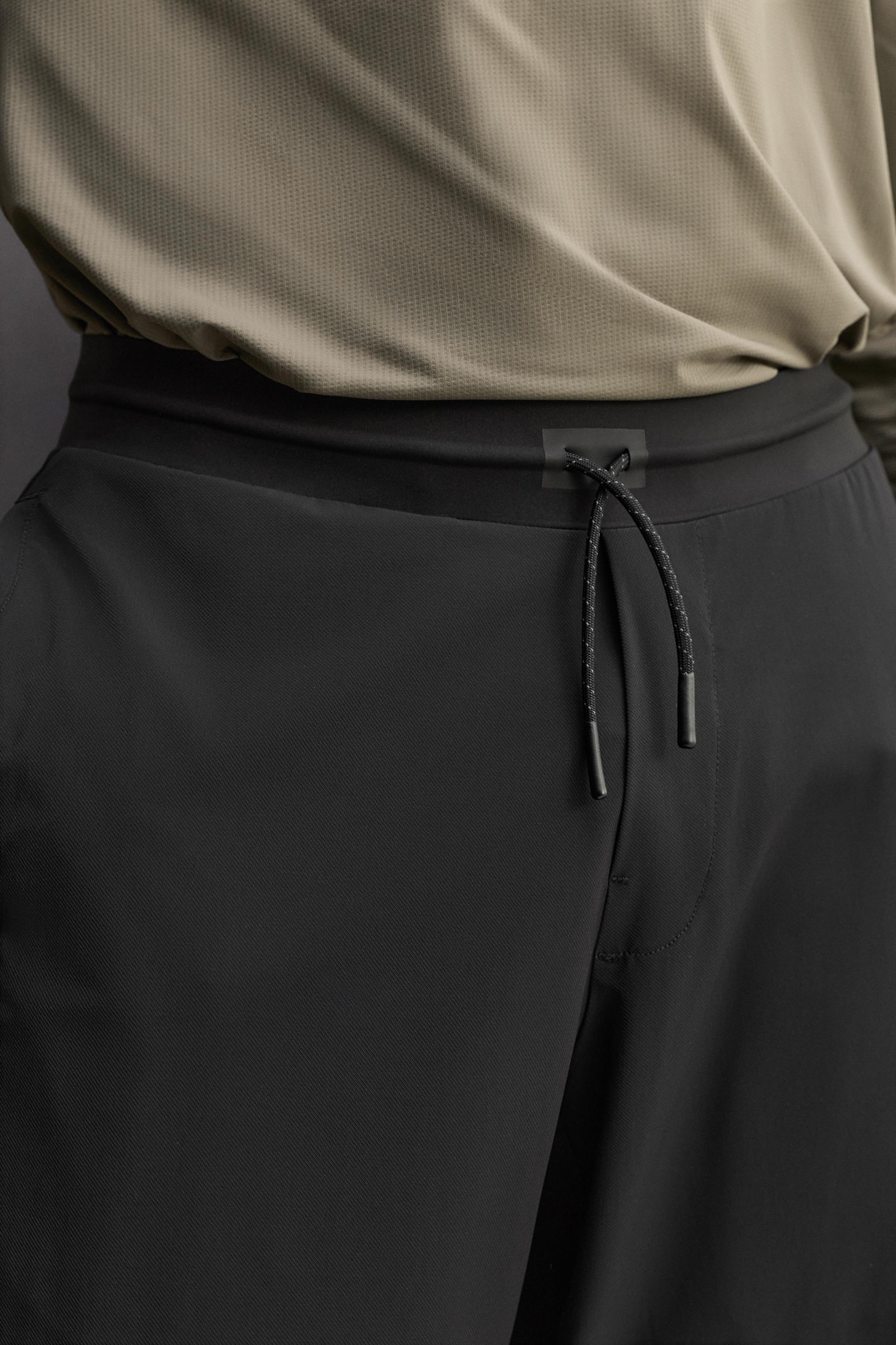 TECHNICAL TRAINING PANTS