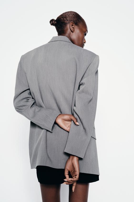 https://static.zara.net/assets/public/8ca4/15d5/4ad24d3684d2/b38a7a66cede/02753222803-a3/02753222803-a3.jpg?ts=1723621058889&w=563