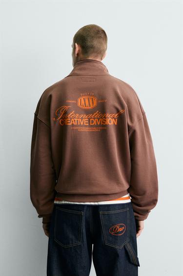 SWEATSHIRT MET RITS EN CONTRASTERENDE TEKSTEN - Bruin van Zara