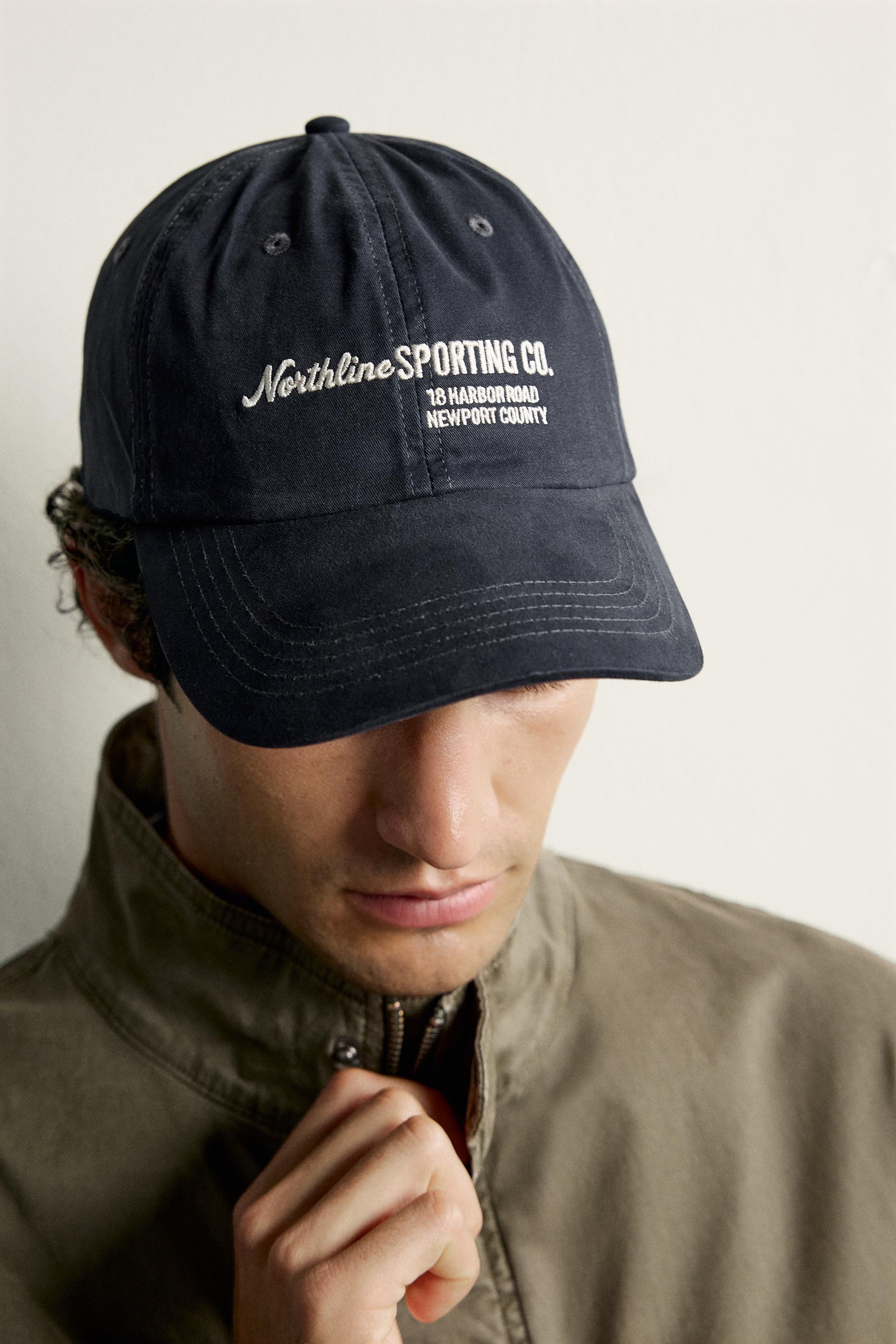 CASQUETTE À INSCRIPTION BRODÉE