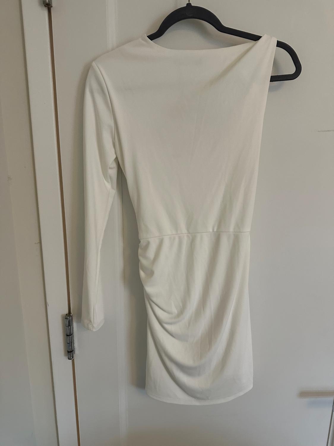 TWISTED ASYMMETRIC DRESS - Image 3