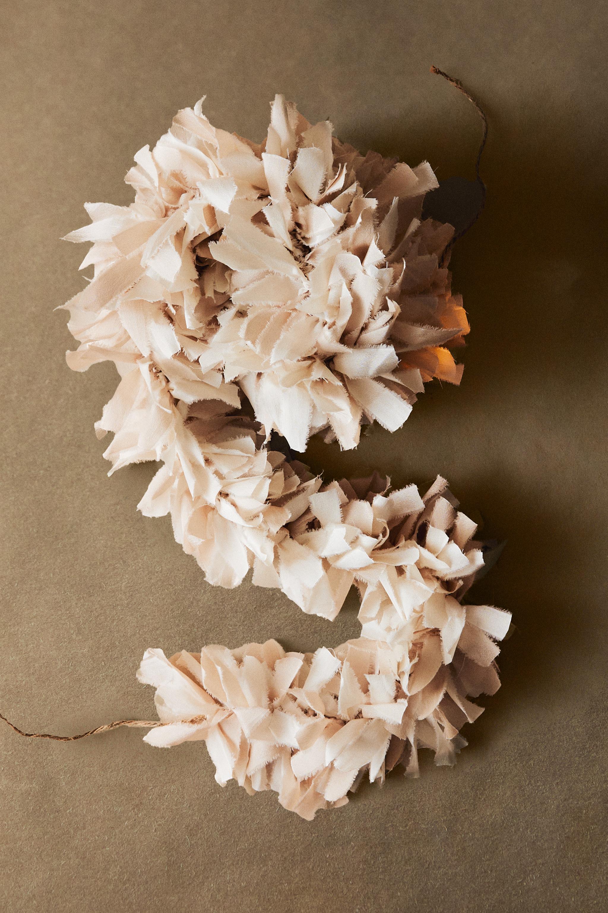 FRAYED CHIFFON CHRISTMAS GARLAND