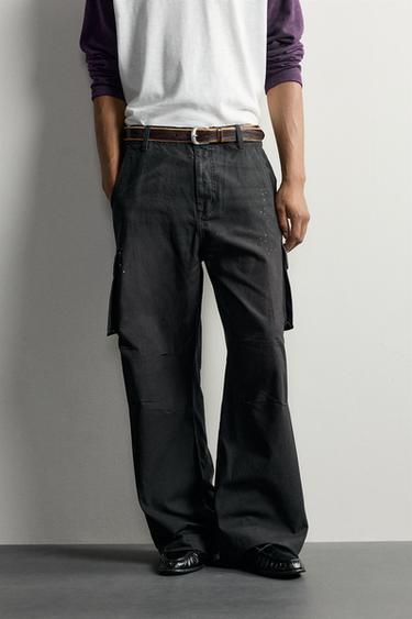 CARGO-HOSE MIT SPRITZ-OPTIK - Schwarz / Sandfarben von Zara