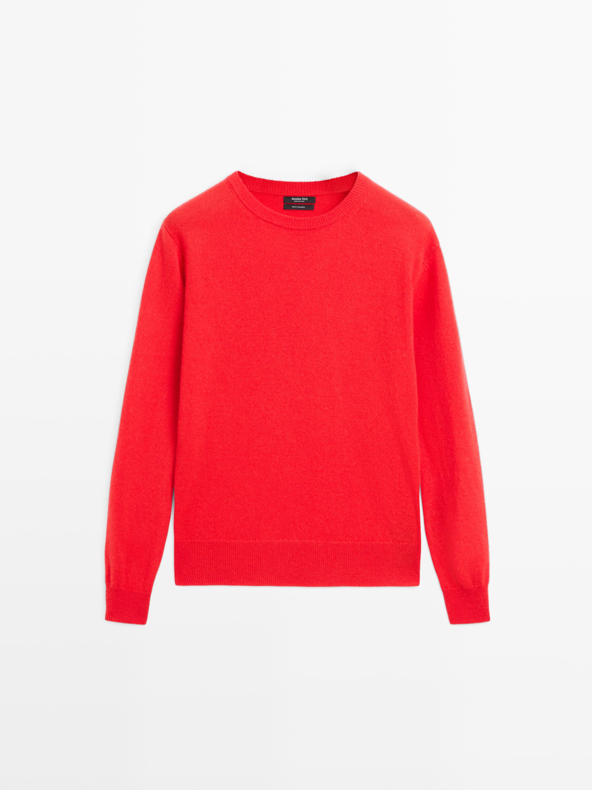 Cashmere knit sweater with a crew neck