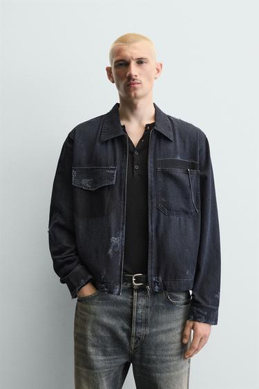 УКОРОЧЕННАЯ КУРТКА С ЭФФЕКТОМ РВАНЫХ ДЕТАЛЕЙ — СИНИЙ от Zara