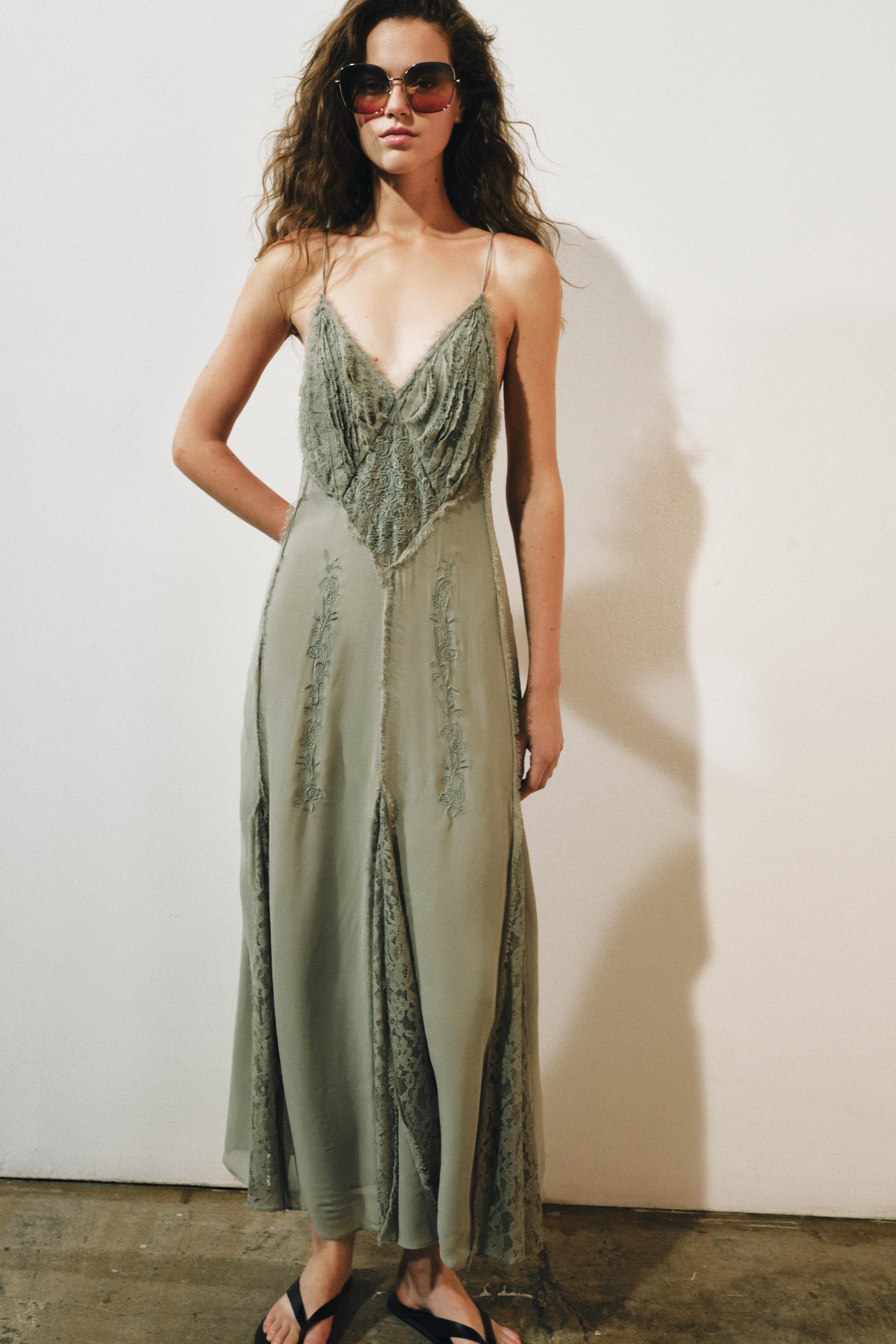 Женские платья Zara ZW COLLECTION EMBROIDERED RUFFLE DRESS — фото 5