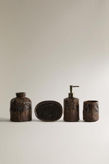 TEXTURED CERAMIC BATHROOM SET - DARK SALMON by Zara