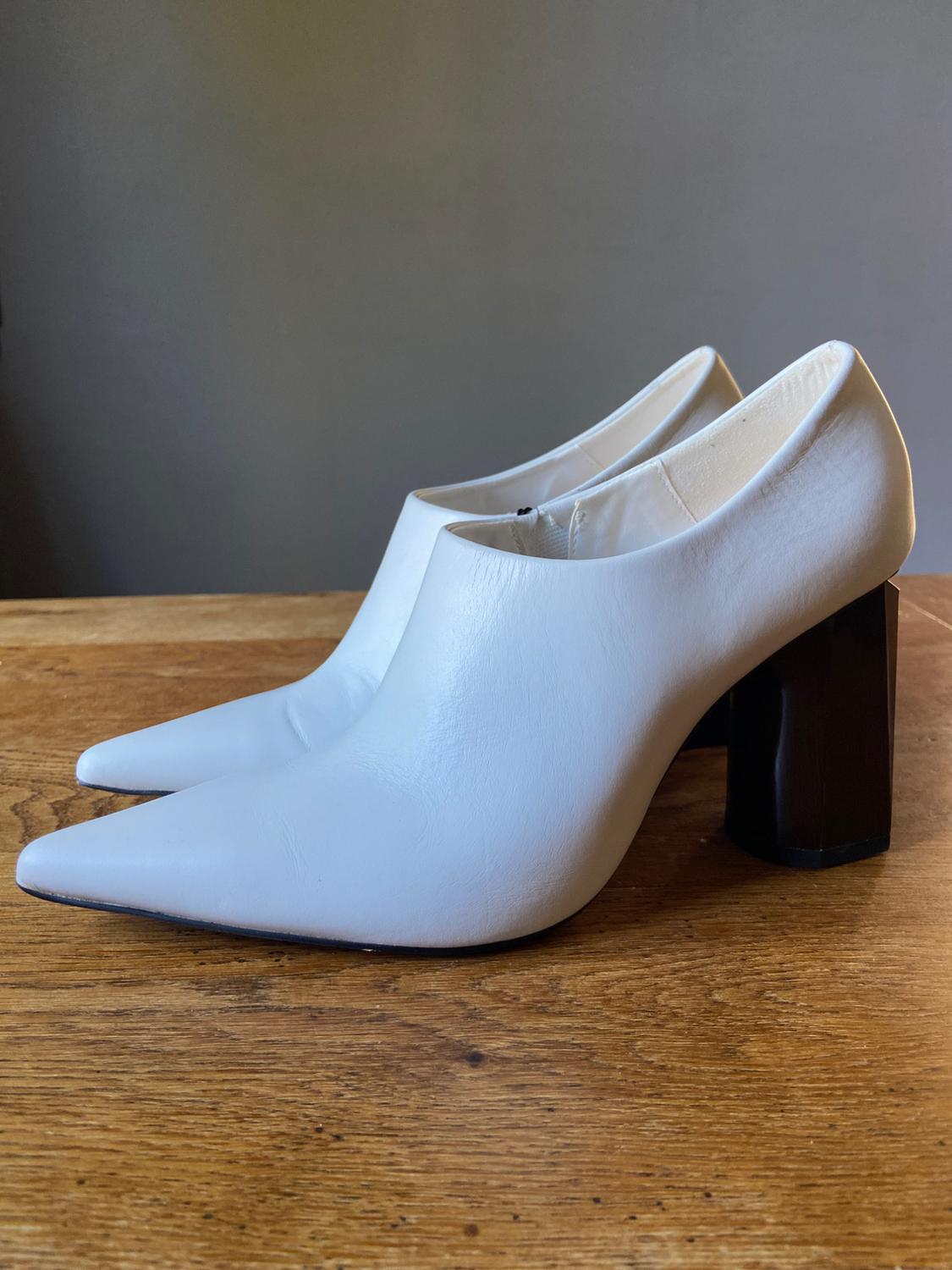 WHITE LEATHER HEEL SHOE - Image 5