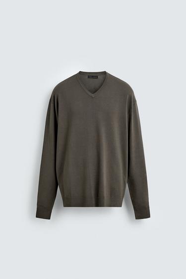 PULL BASIQUE À COL EN V - Marron de Zara - Image 7