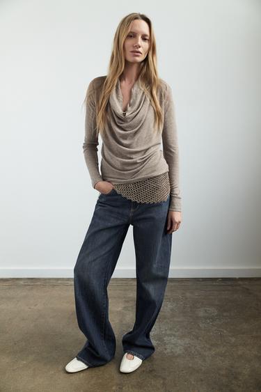 CAMISETA CON LYOCELL DRAPEADA - Beige vigoré de Zara