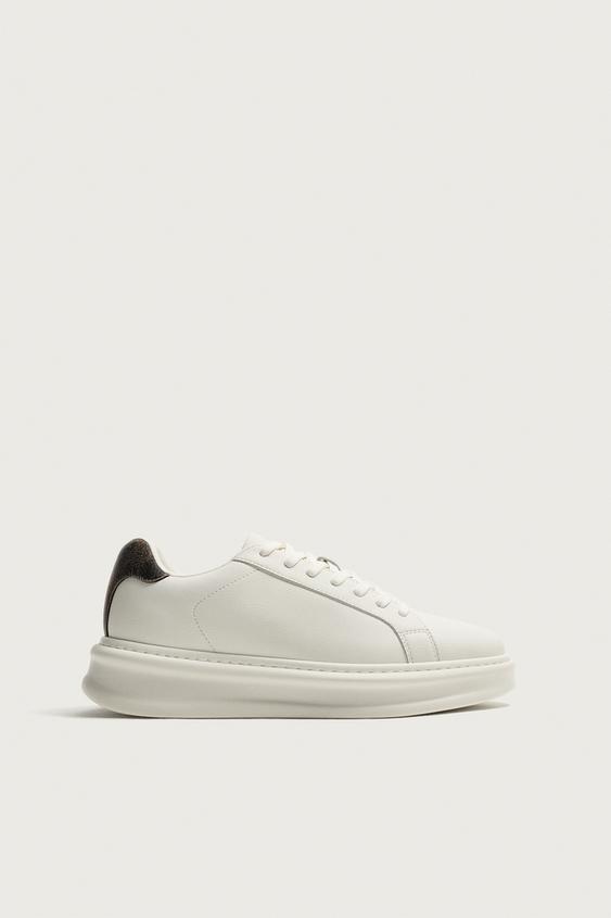 ZAPATILLA DETALLE TALÓN - Blanco de Zara - Imagen 0