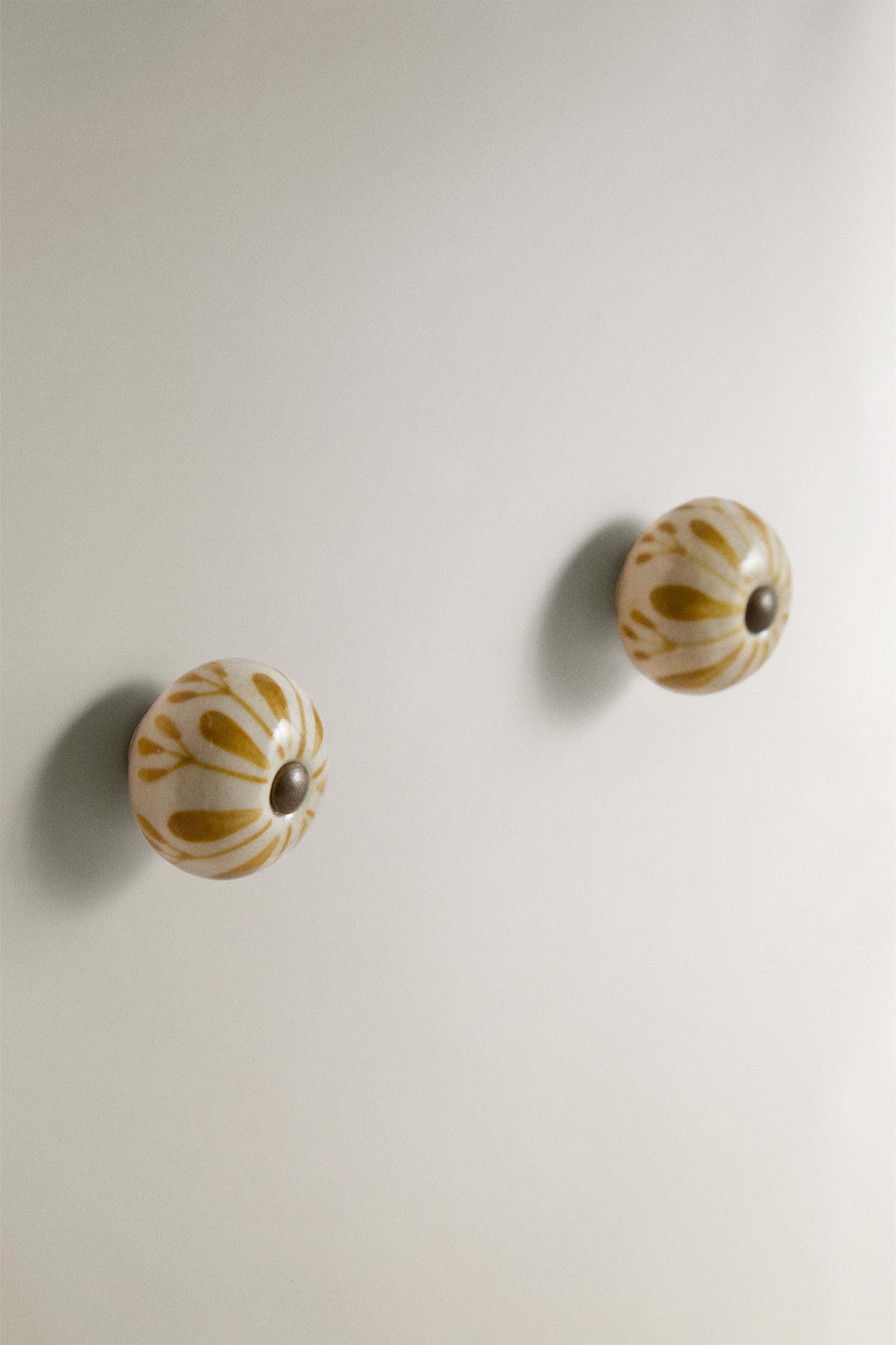 SET OF CERAMIC FLOWER KNOBS (SET OF 2) — Mustard