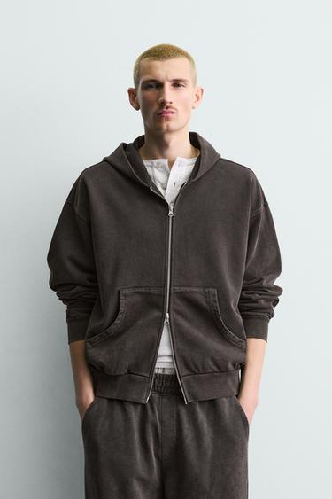 SWEAT DÉLAVÉ ZIPPÉ À CAPUCHE - Marron foncé de Zara