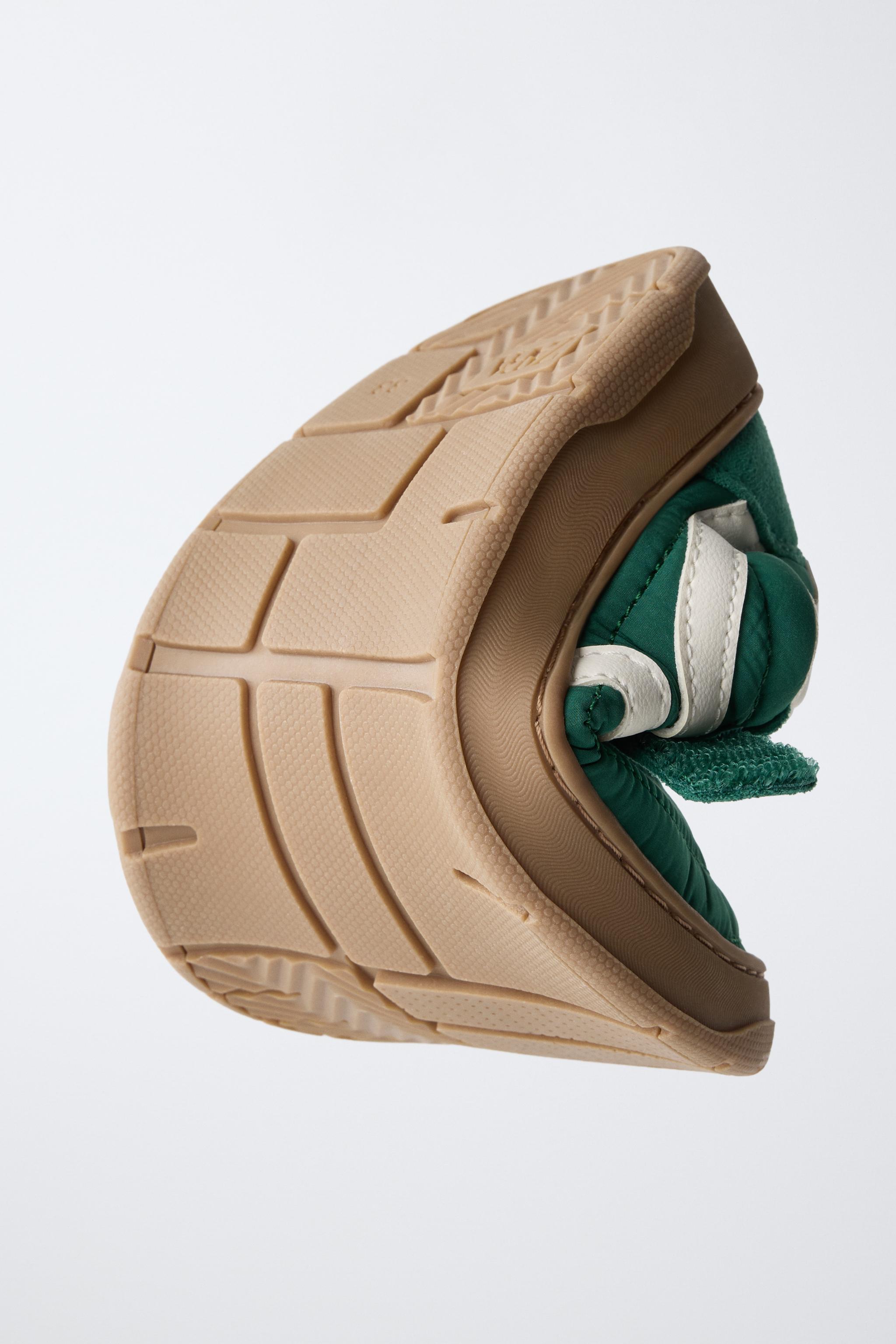 BAREFOOT SNEAKERS