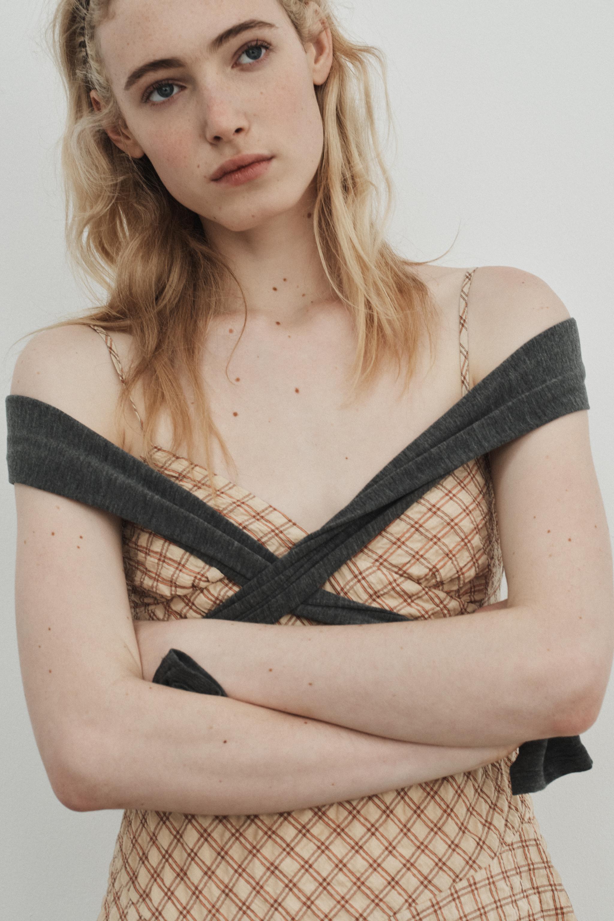 SHORT CHECK DRESS WITH LACE