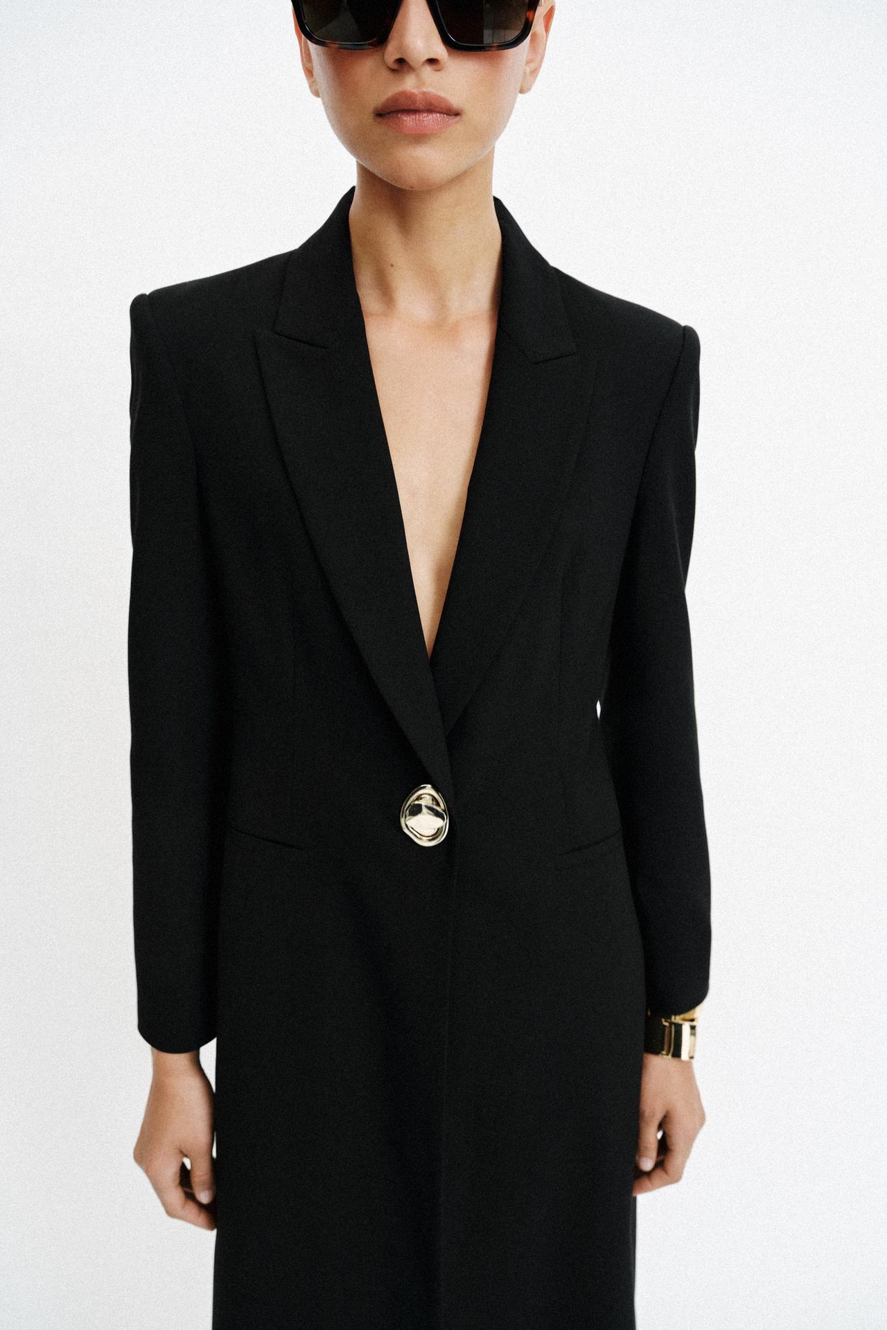 LONG BLAZER WITH SHOULDER PADS AND GOLD BUTTON — Black