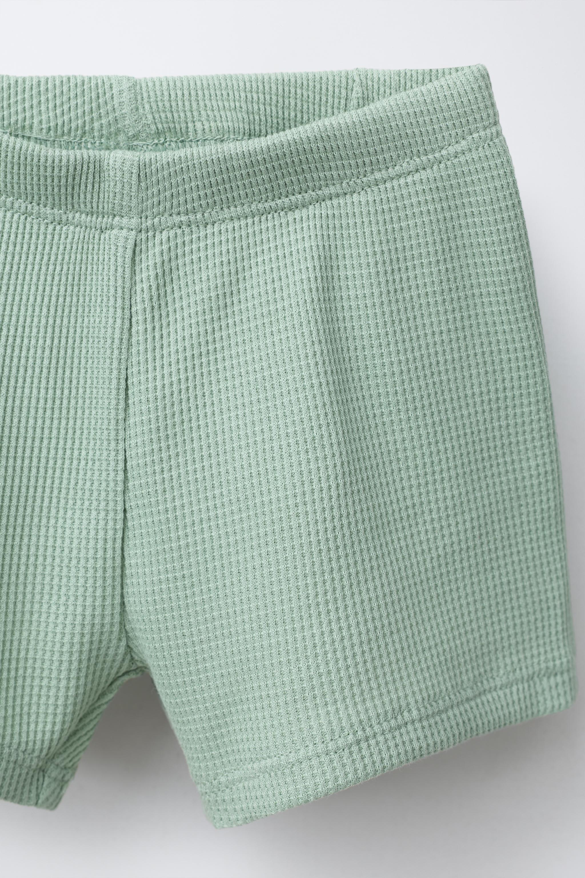 ENSEMBLE T-SHIRT ET BERMUDA GAUFRÉ UNI