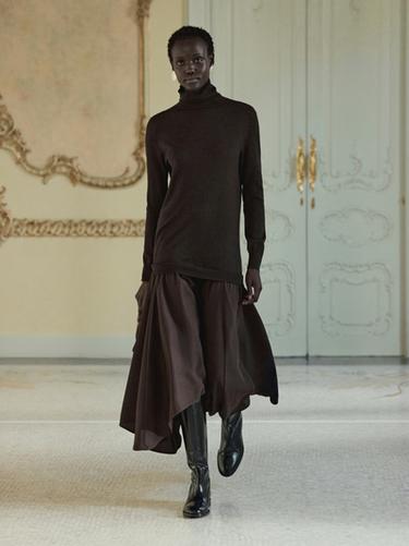 Zara Product image - Sand - Image 0