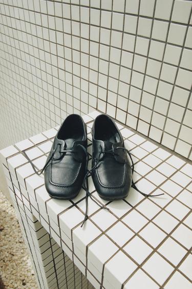 레더 데크 슈즈 - Zara 블랙