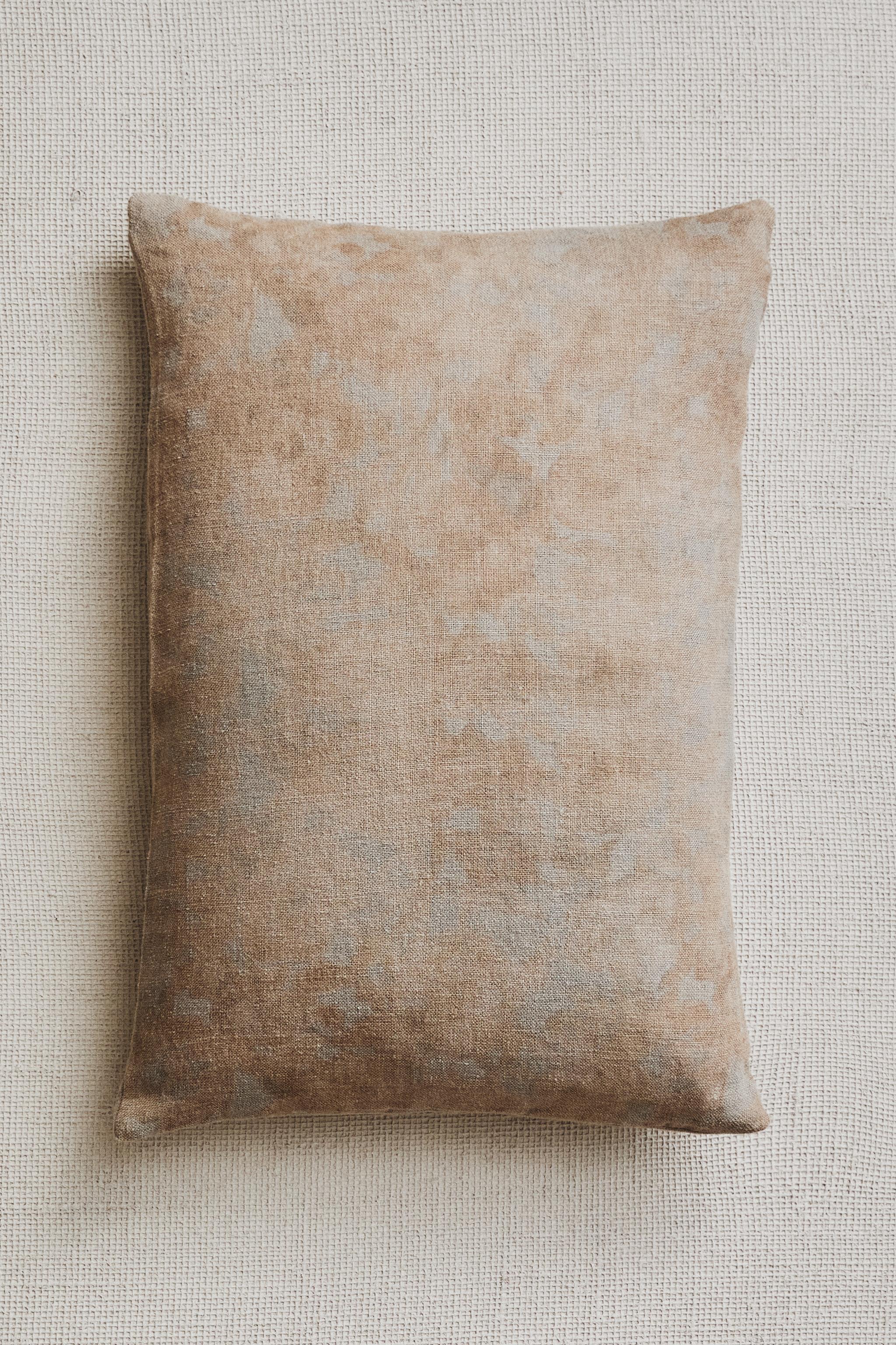 FLORAL CUSHION COVER