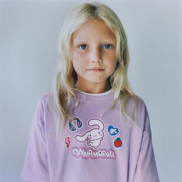 T-SHIRT MIT CINNAMOROLL © SANRIO-PRINT - Flieder von Zara