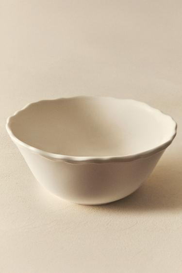EARTHENWARE SALAD BOWL WITH RAISED-DESIGN EDGE - Ecru by Zara - Image 5