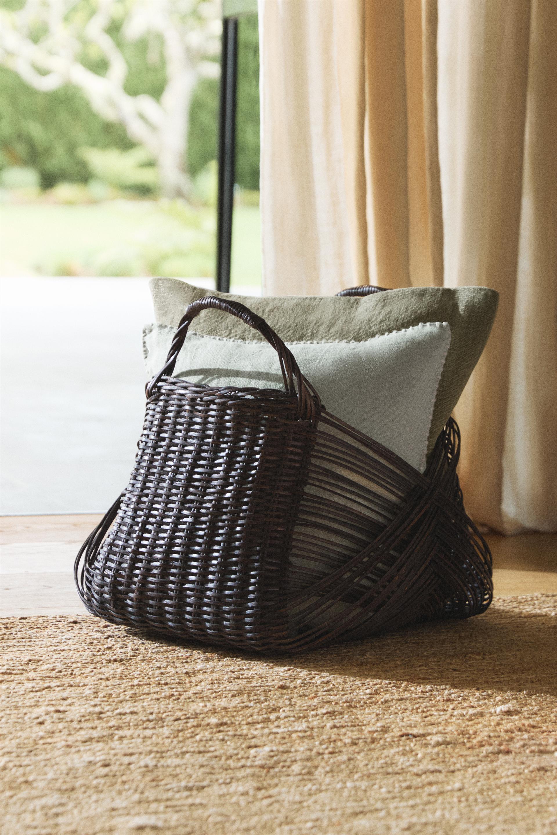 LARGE CHUNKY RATTAN BASKET - Brown