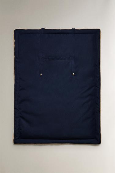 بطانية أرضية للحيوانات الأليفة يمكن لفها - أزرق الخاص بـ Zara - صورة 0