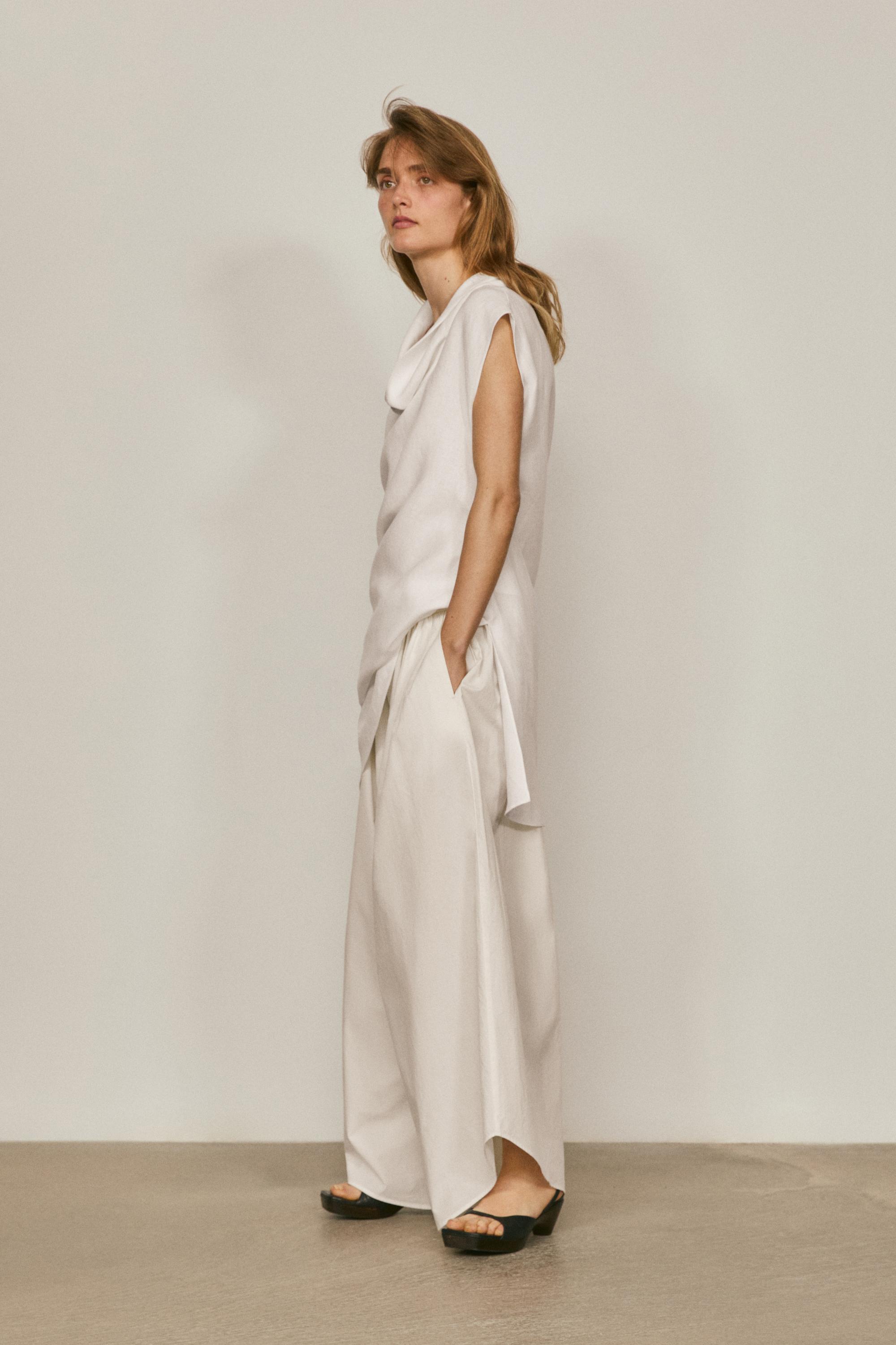 Culottes with pleated details - LIMITED EDITION — Oyster-white