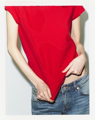 CAMISETA CORAZONES MANGA CORTA - Rojo de Zara