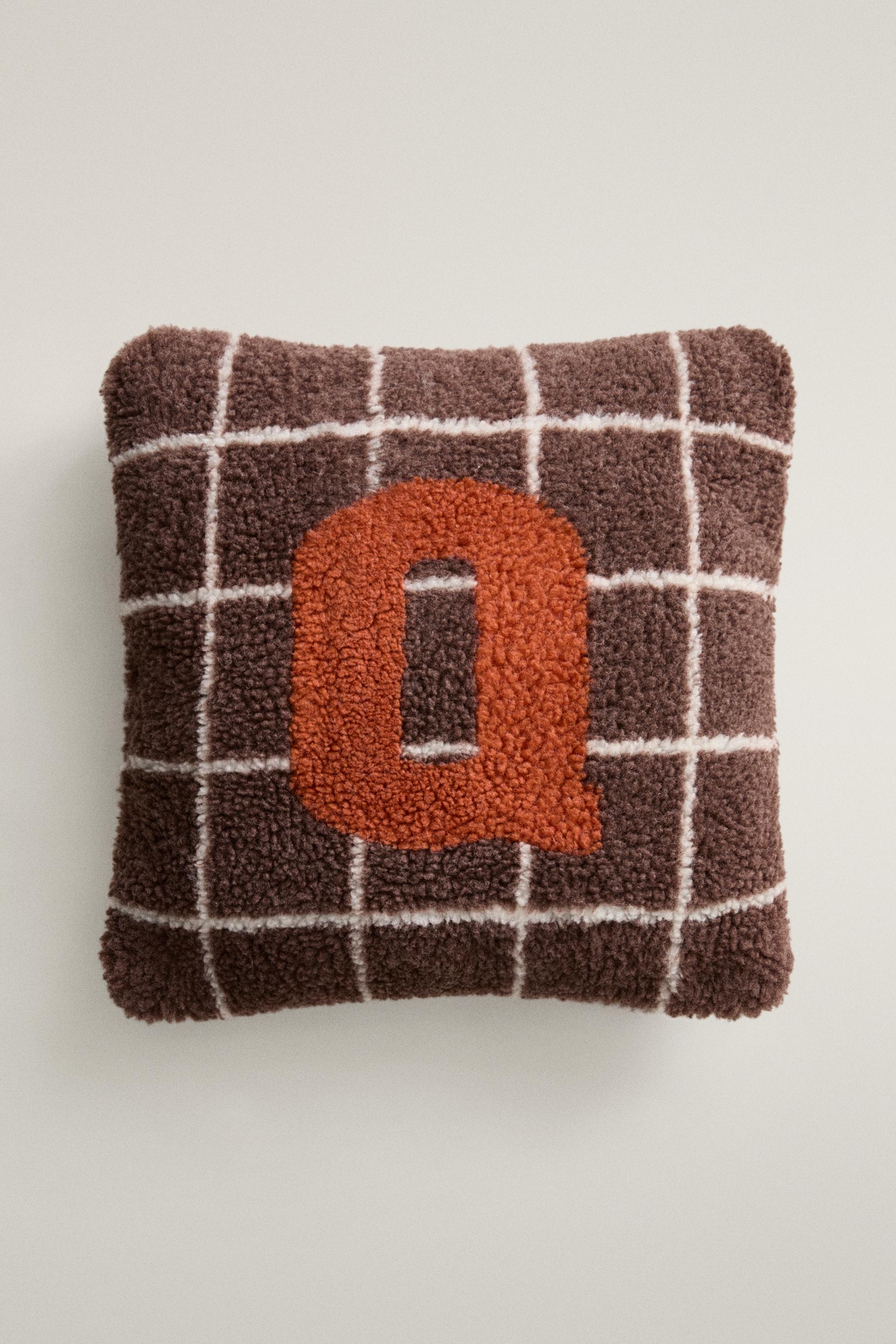 CHILDREN'S FAUX SHEARLING CUSHION WITH Q — Brown