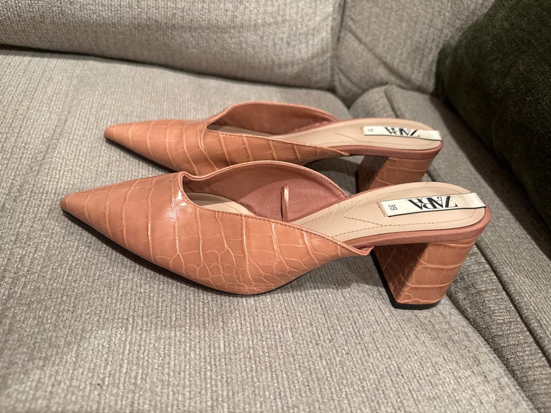 POINTED TOE HEELS - Image 3