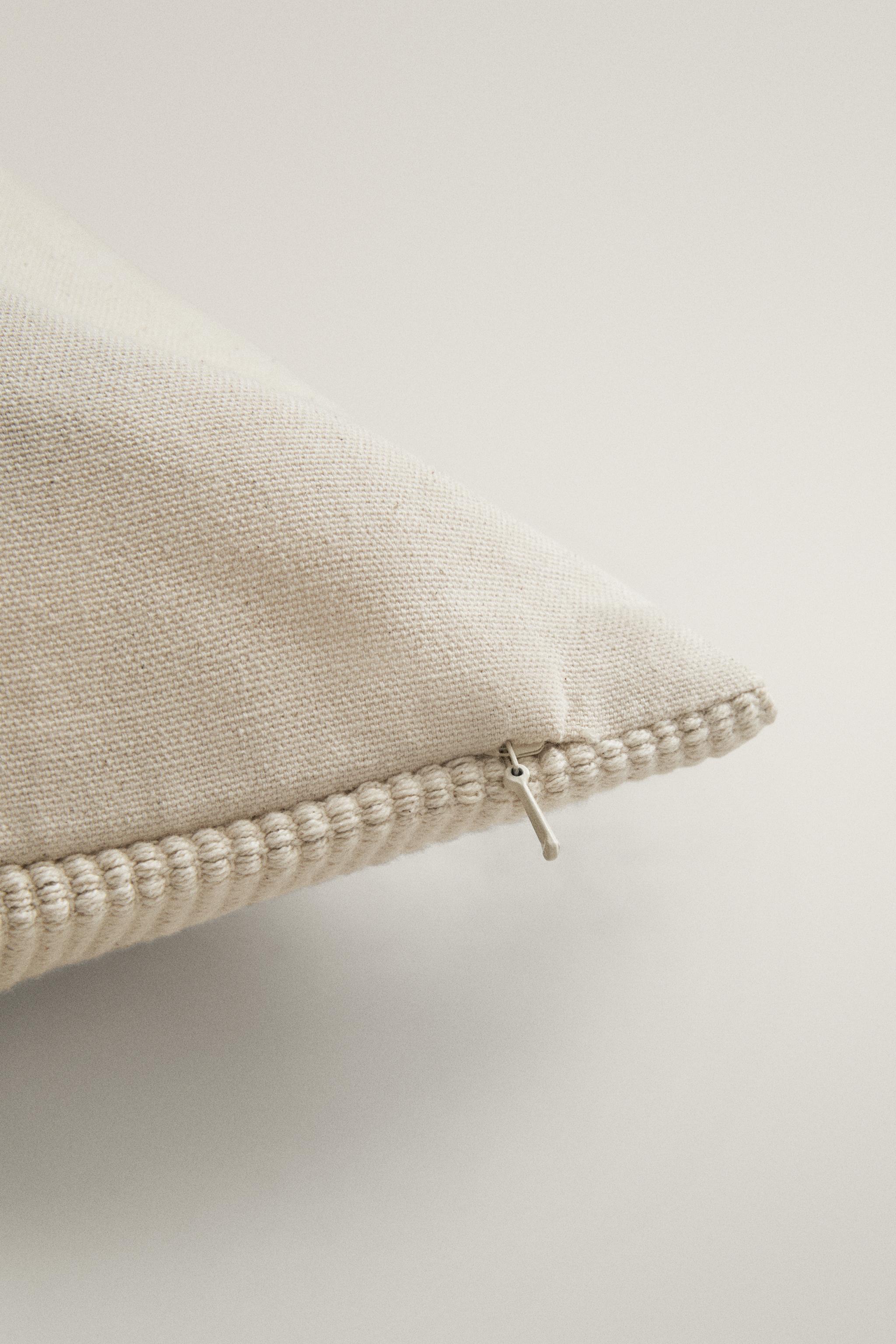 LINE THROW PILLOW COVER