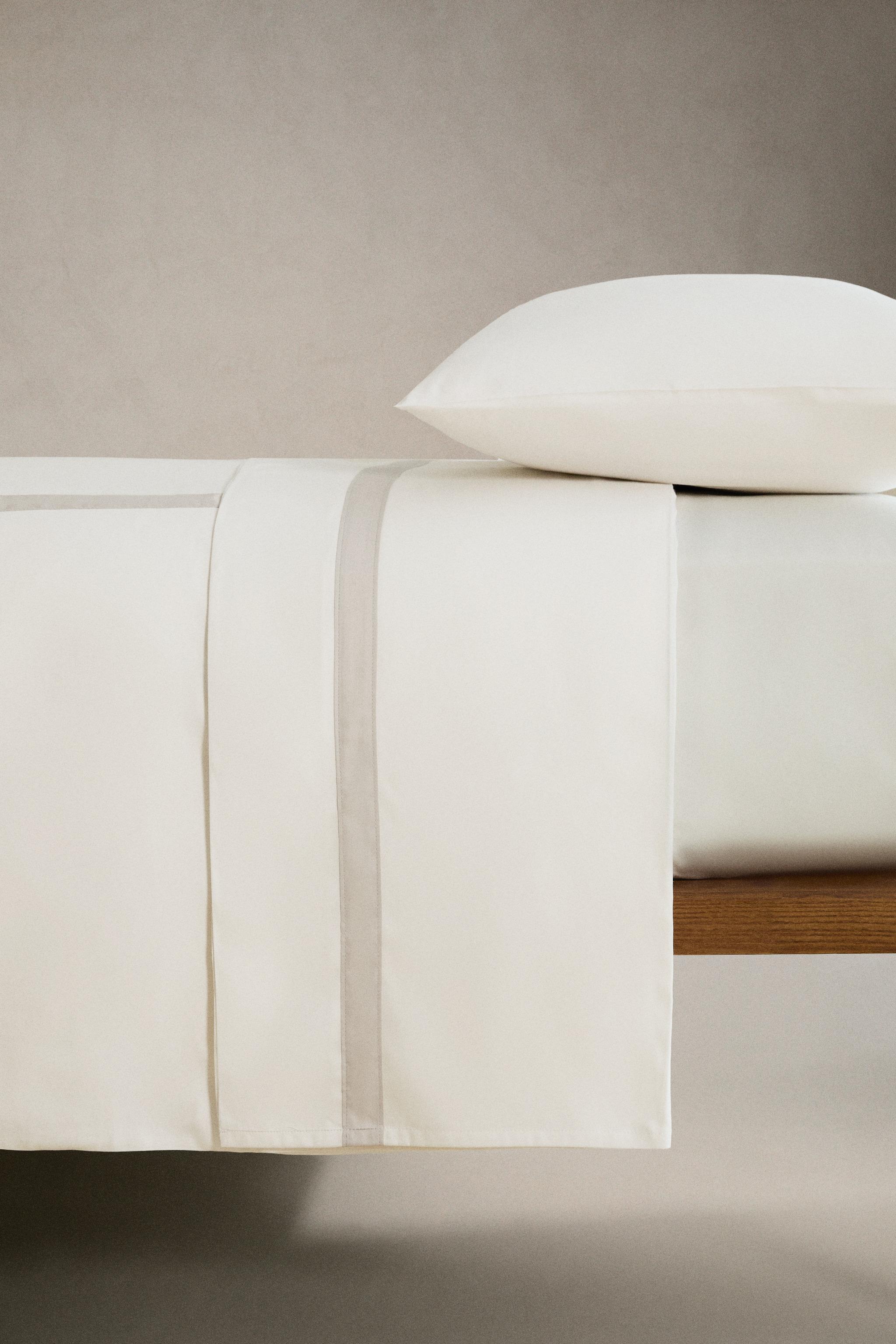 SATEEN FLAT SHEET WITH BORDER (300 THREAD COUNT)
