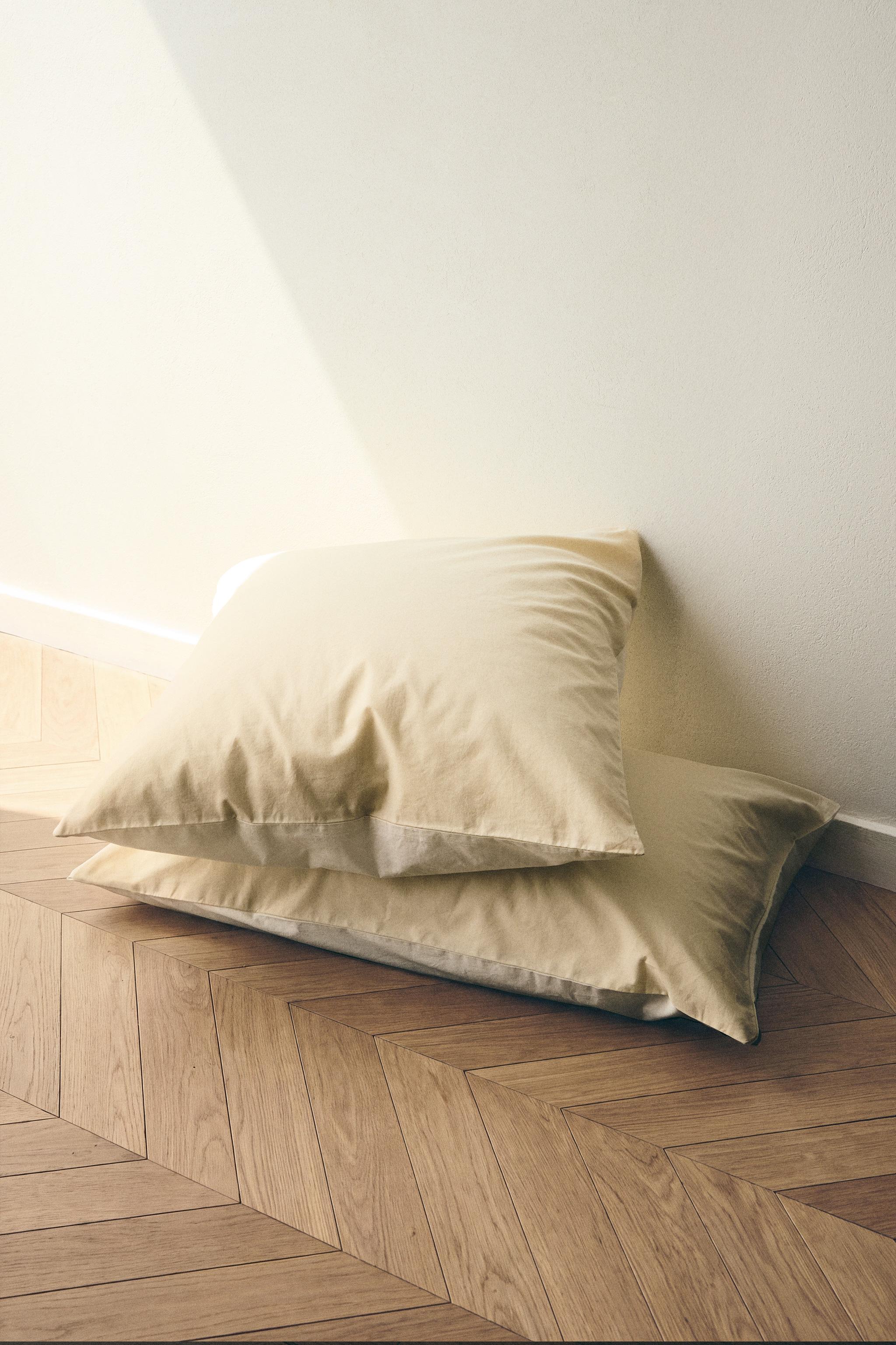REVERSIBLE COTTON PERCALE PILLOWCASE — Ecru