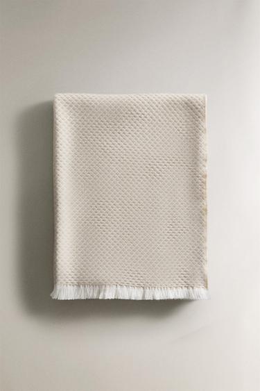 DIAMOND DECORATIVE THROW - Ecru by Zara - Image 3