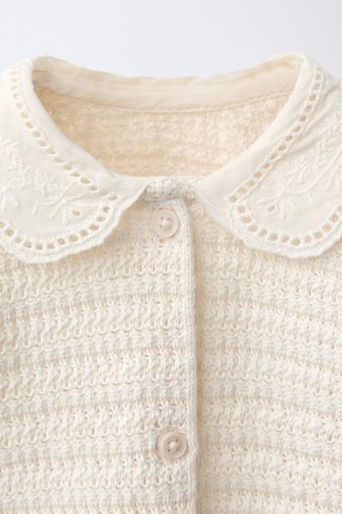 GILET EN MAILLE TEXTURÉE - Écru de Zara - Image 2