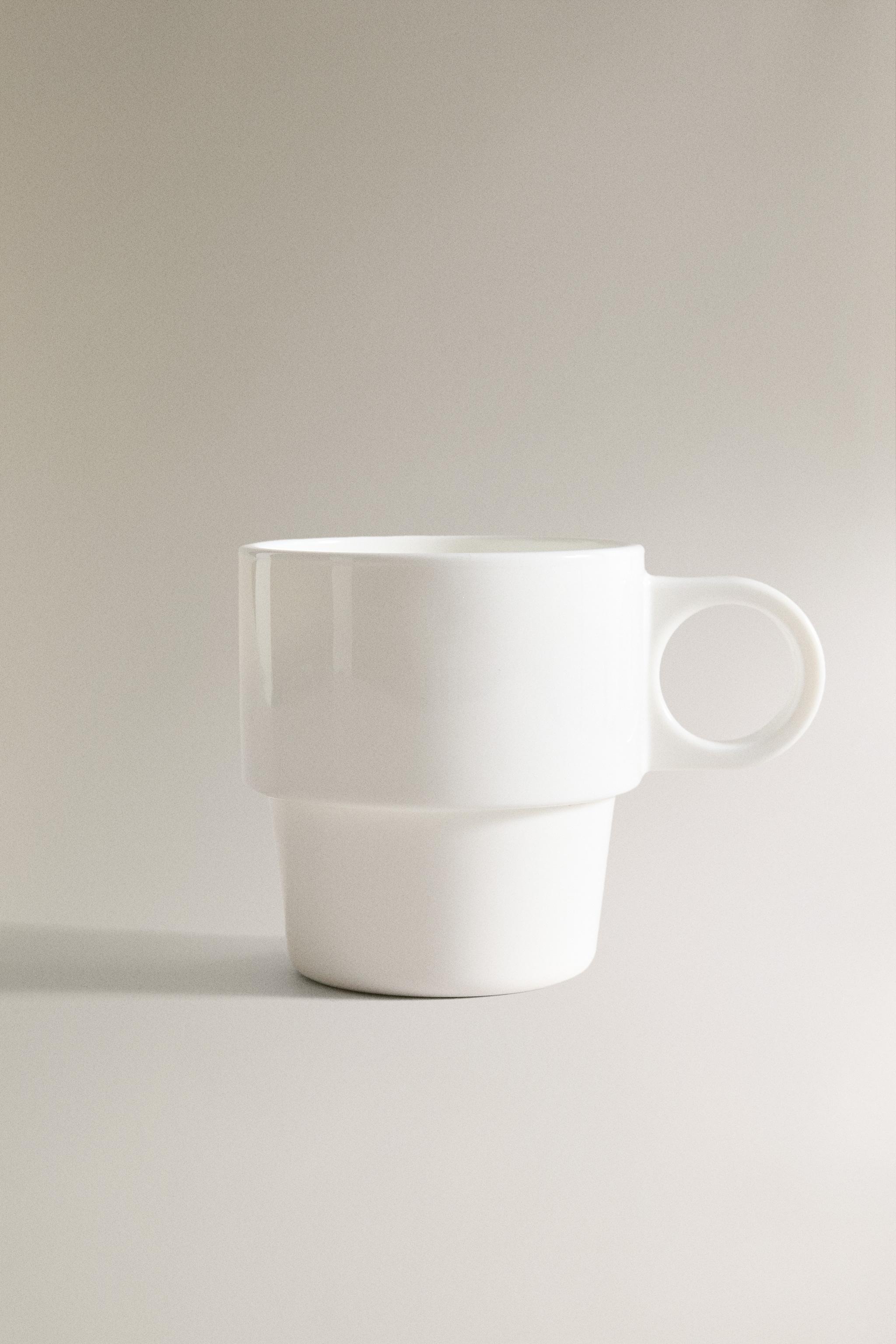 WHITE GLASS MUG