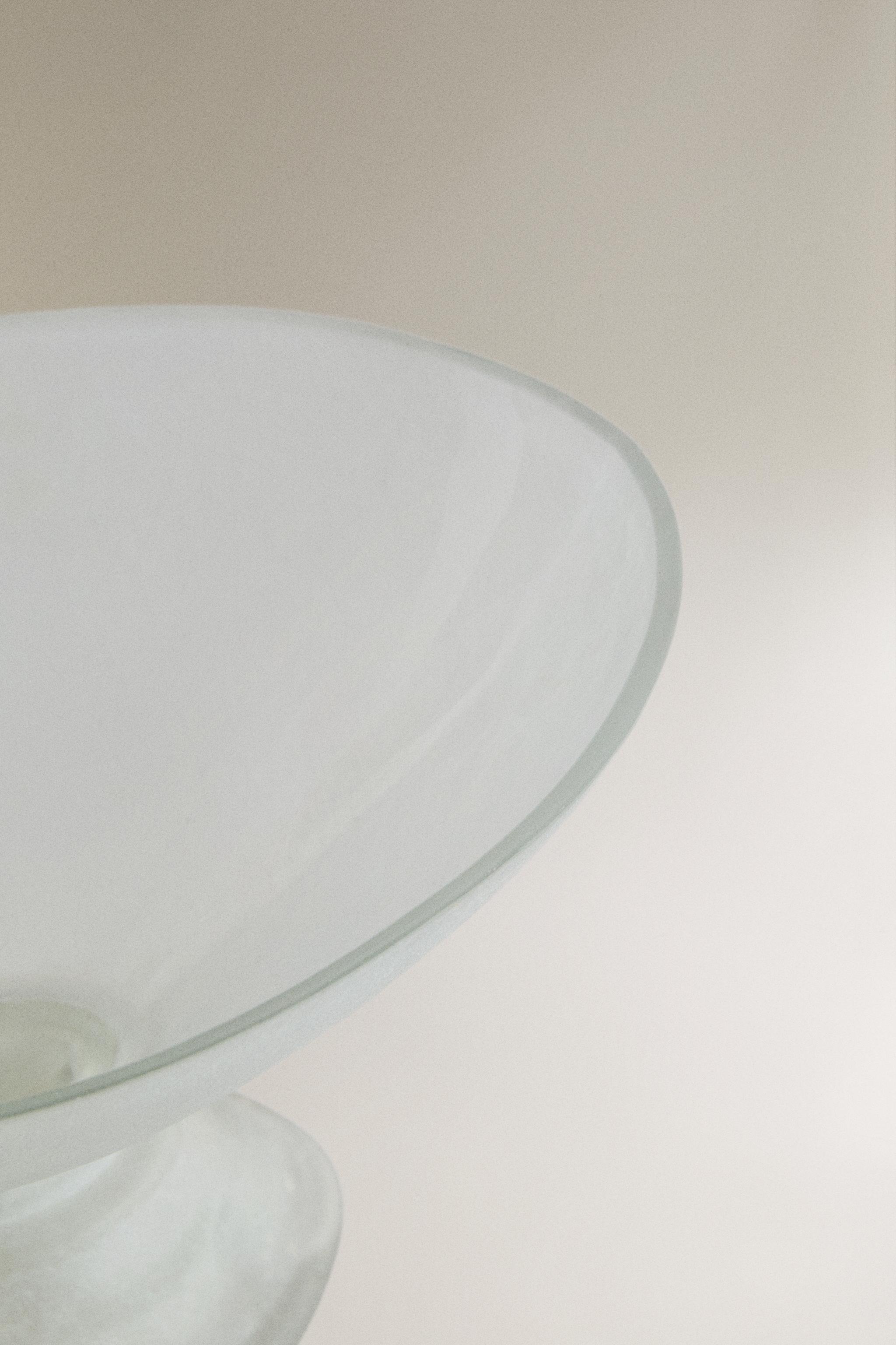 DECORATIVE GLASS BOWL — Transparent