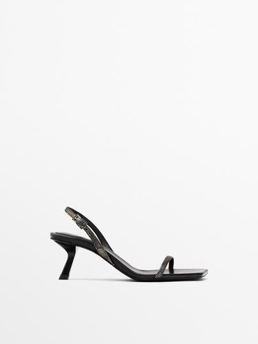 Sandalia tacón tiras print - Gris Plomo de Zara - Imagen 0